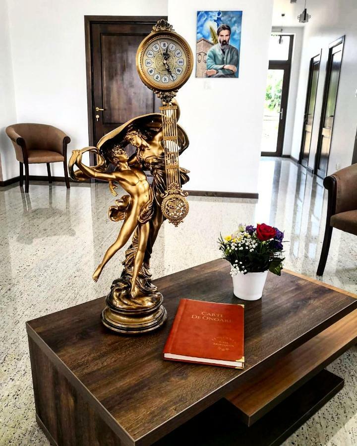 Pensiunea Casa Hortopan ทาร์กู จิอู ภายนอก รูปภาพ